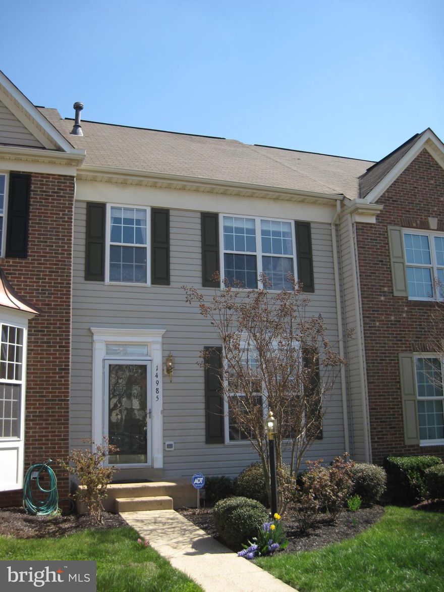 Huge! 4 lvl 2742 sq. ft TH, 4bd, 3.5 bth located in a high desired area.  Mst bdrm has private Mst Bath w/ soaker tub, separate shower, double vanity,  & walk-in closets, .  Loft/Office is located above Mst bdrm (great office space). Open kitchen includes breakfast bar, eat in area, double oven, & all stainless steel appliances.  Beautiful slate fireplace.  2 large living rooms w/ high ceilings.