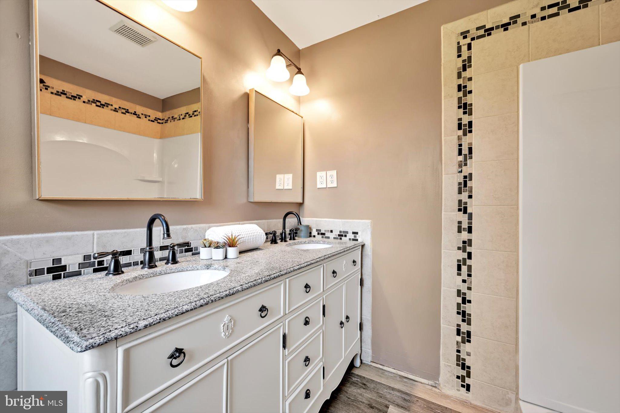 MAPLEFLOWER - Residential