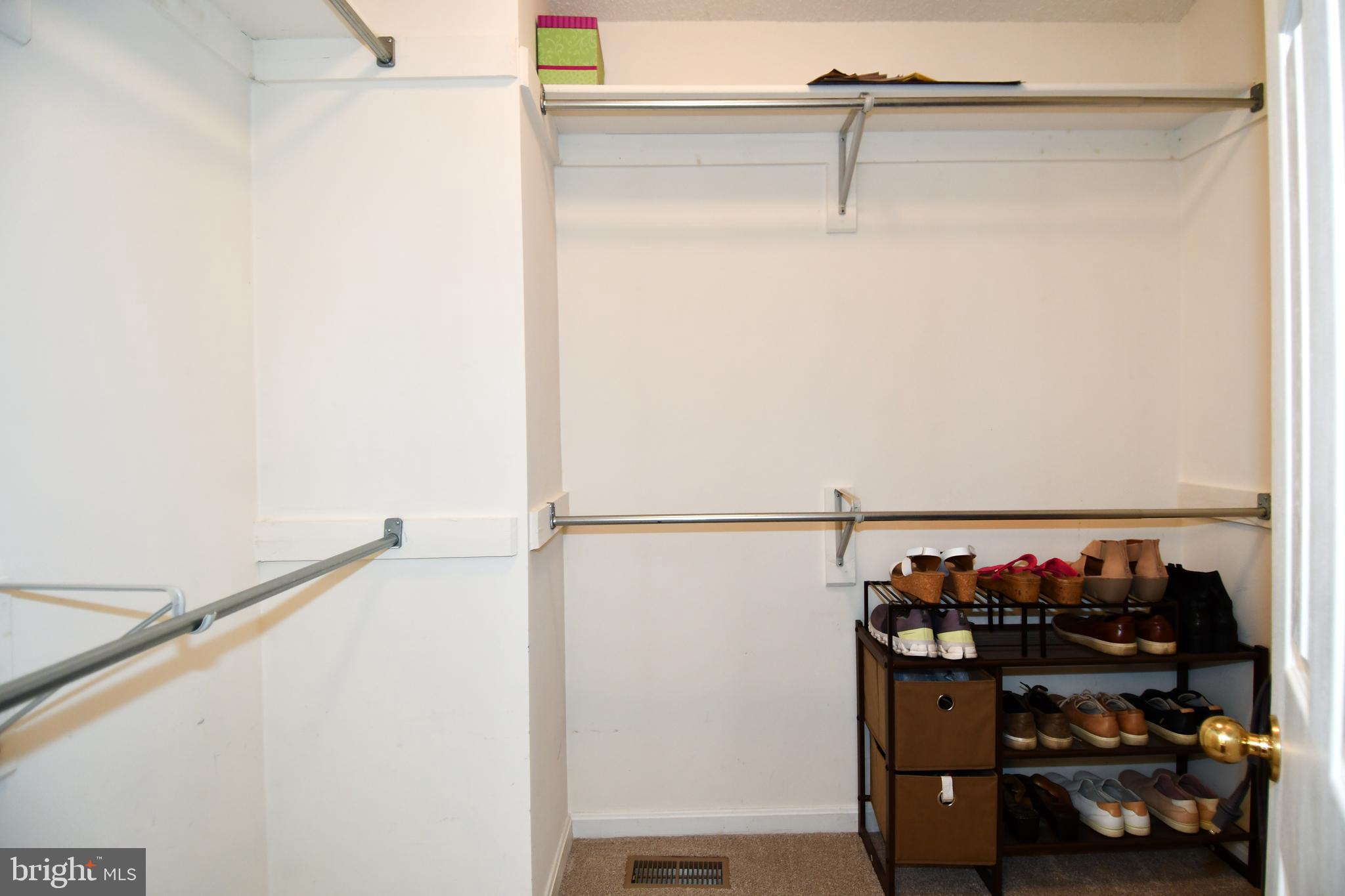 RIVER OAKS - Residential