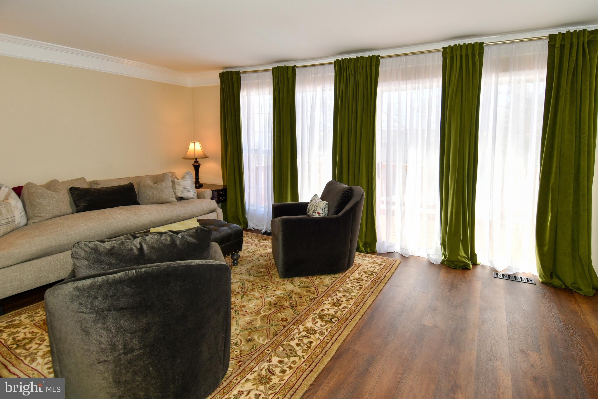 RIVER OAKS - Residential