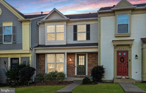 2697 MCGUFFEYS COURT WOODBRIDGE VA 22191