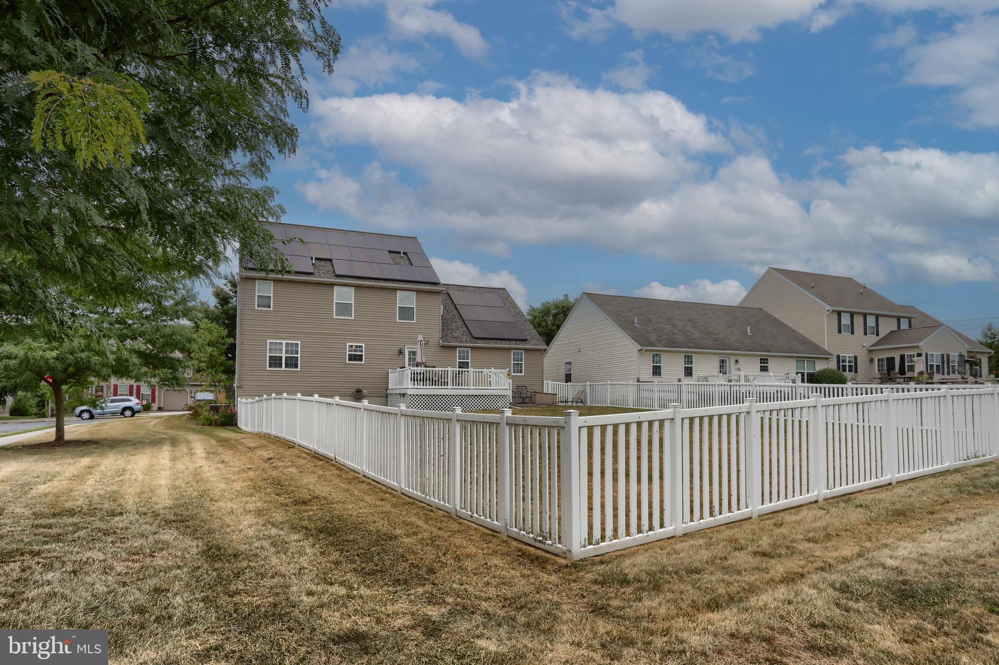 SWEETBRIAR CREEK - Residential