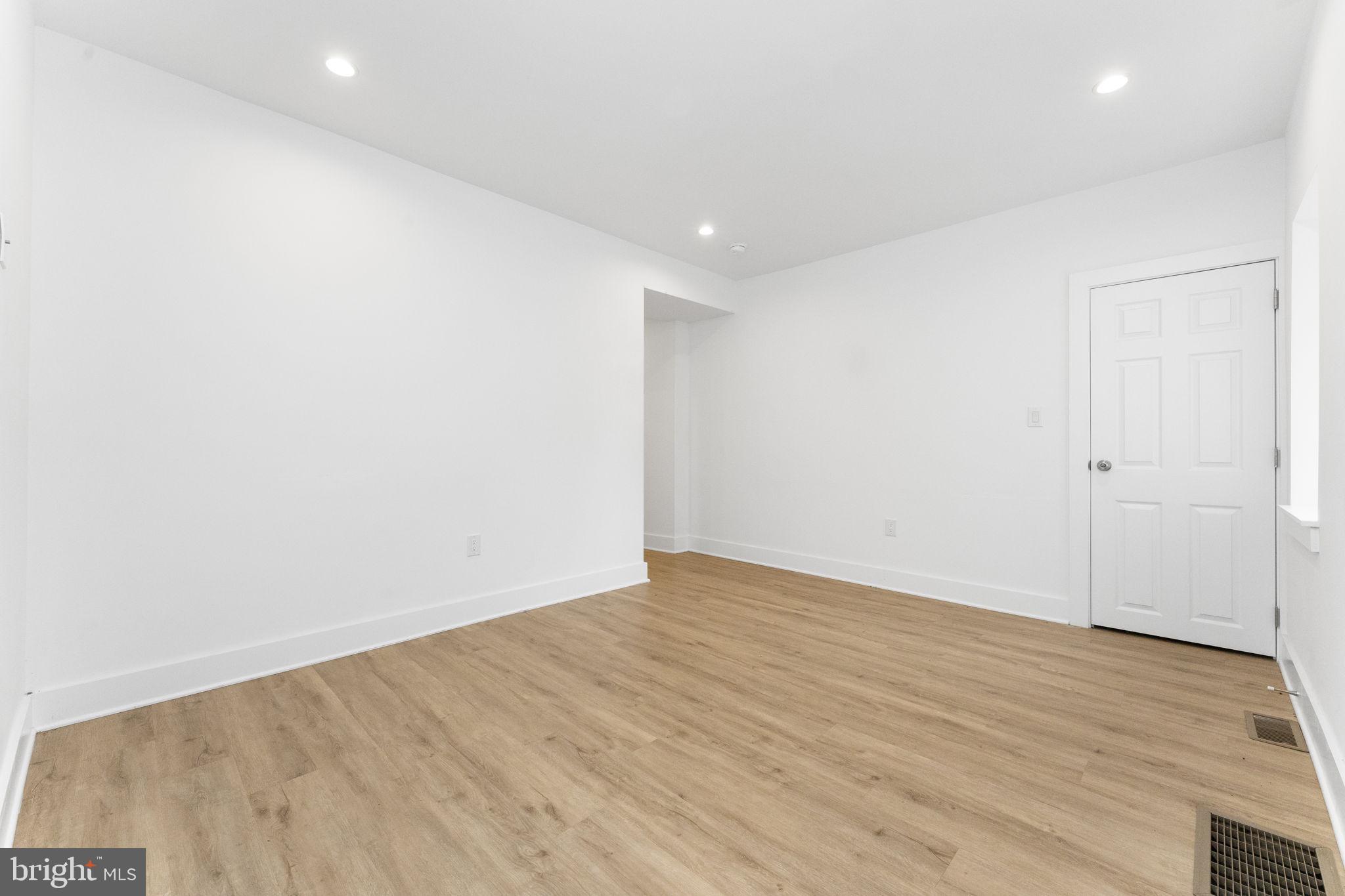 ROXBOROUGH - Residential Lease