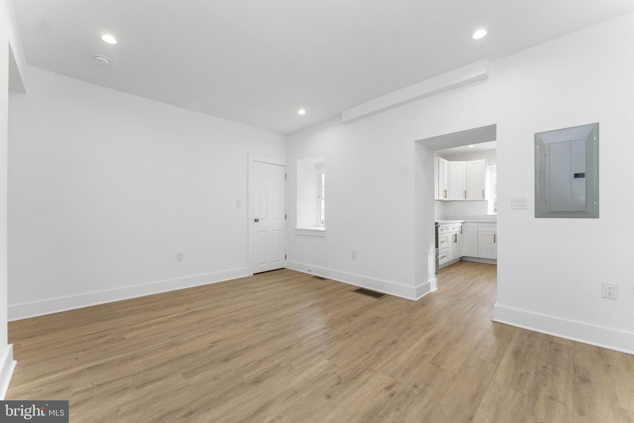 ROXBOROUGH - Residential Lease