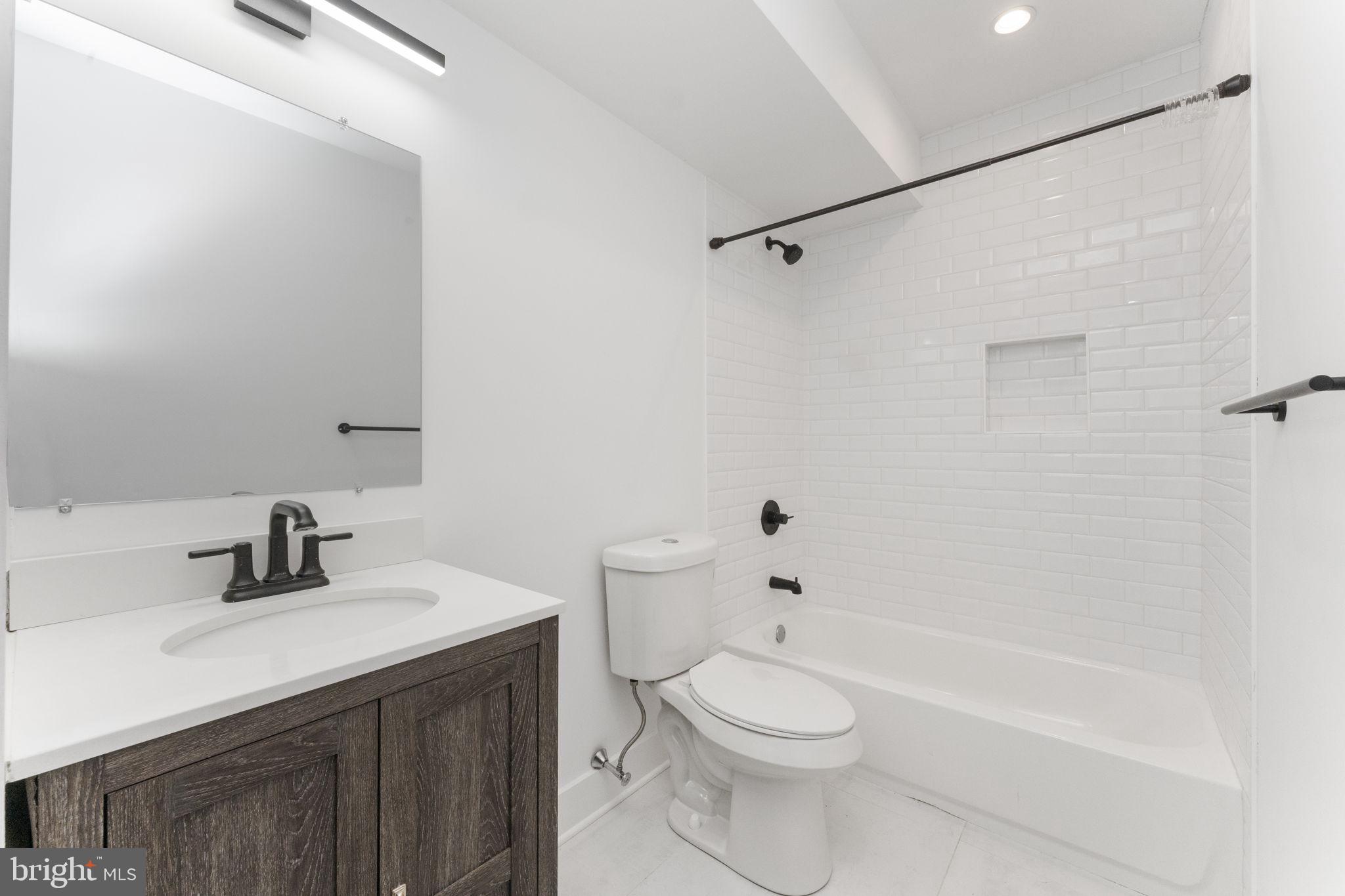 ROXBOROUGH - Residential Lease