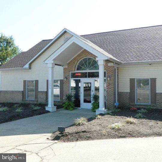 THE TOWNES AT WESTBURY - Residential Lease