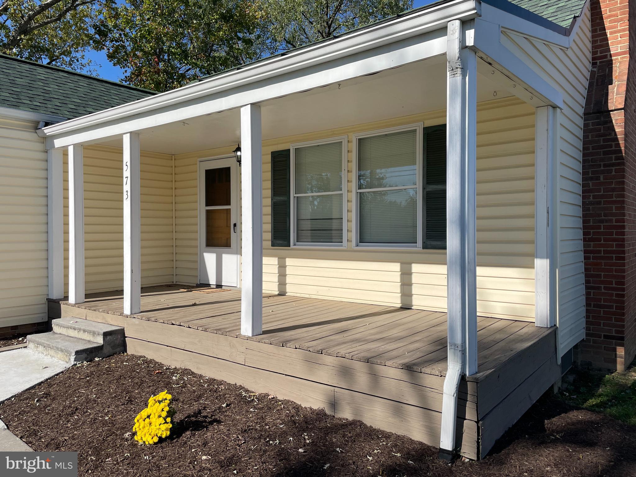 573 FAIRFAX PIKE