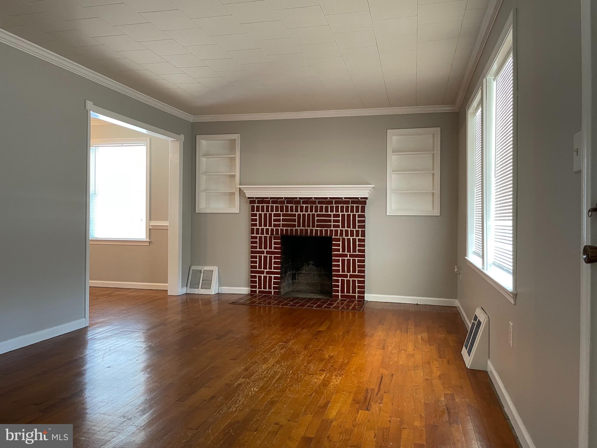 573 FAIRFAX PIKE