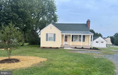 573 Fairfax Pike, Stephens City, VA MLS: VAFV2044800