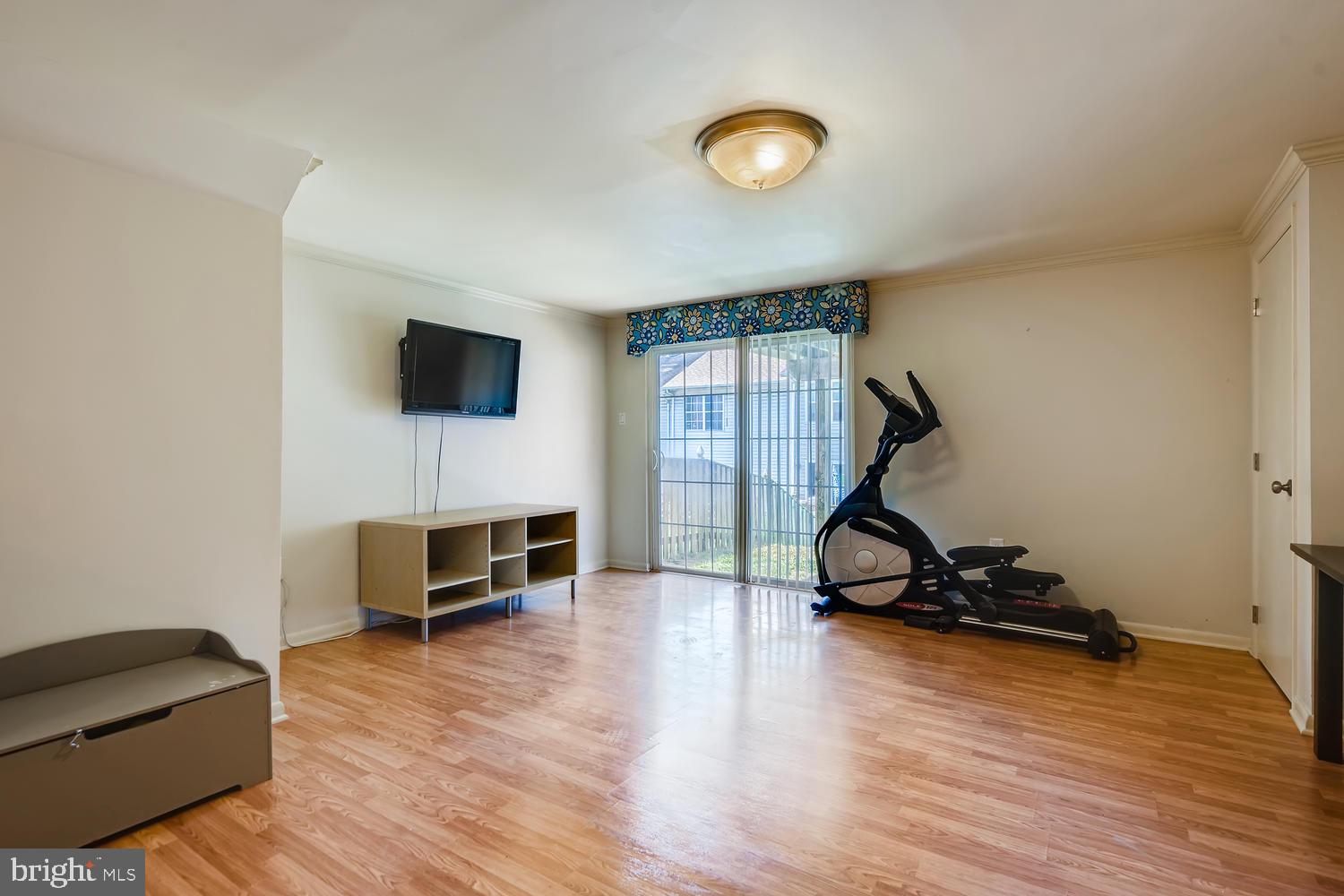 ROLLING CREST - Residential