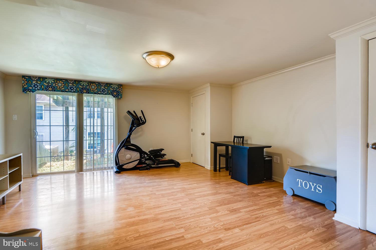 ROLLING CREST - Residential