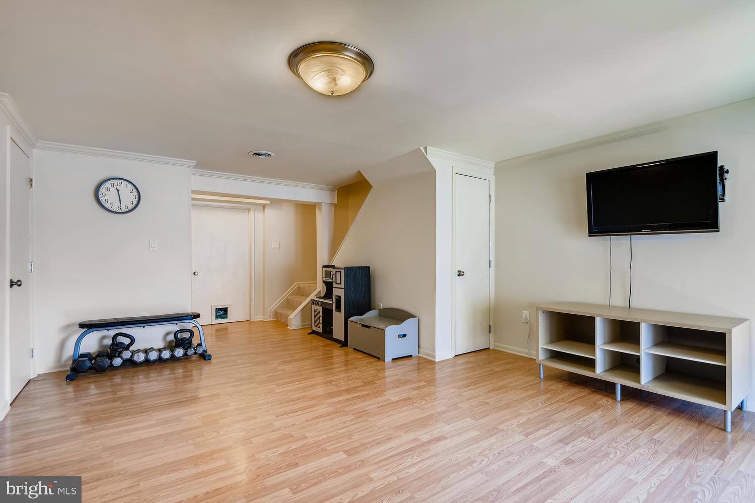 ROLLING CREST - Residential