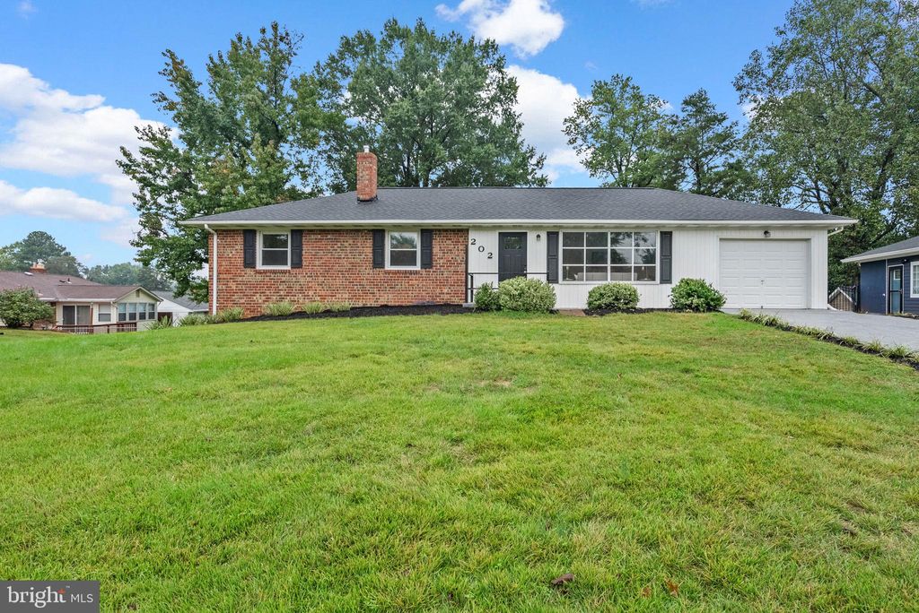 Photo of 202 Prenton Street, UPPER MARLBORO, MD 20774 (MLS # MDPG2177580)