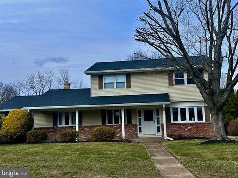 2 ROCKLEIGH DRIVE EWING NJ 08628