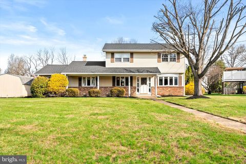 Homes For Sale - 2 Rockleigh Drive<br/> Mercer County, EWING, NJ 08628