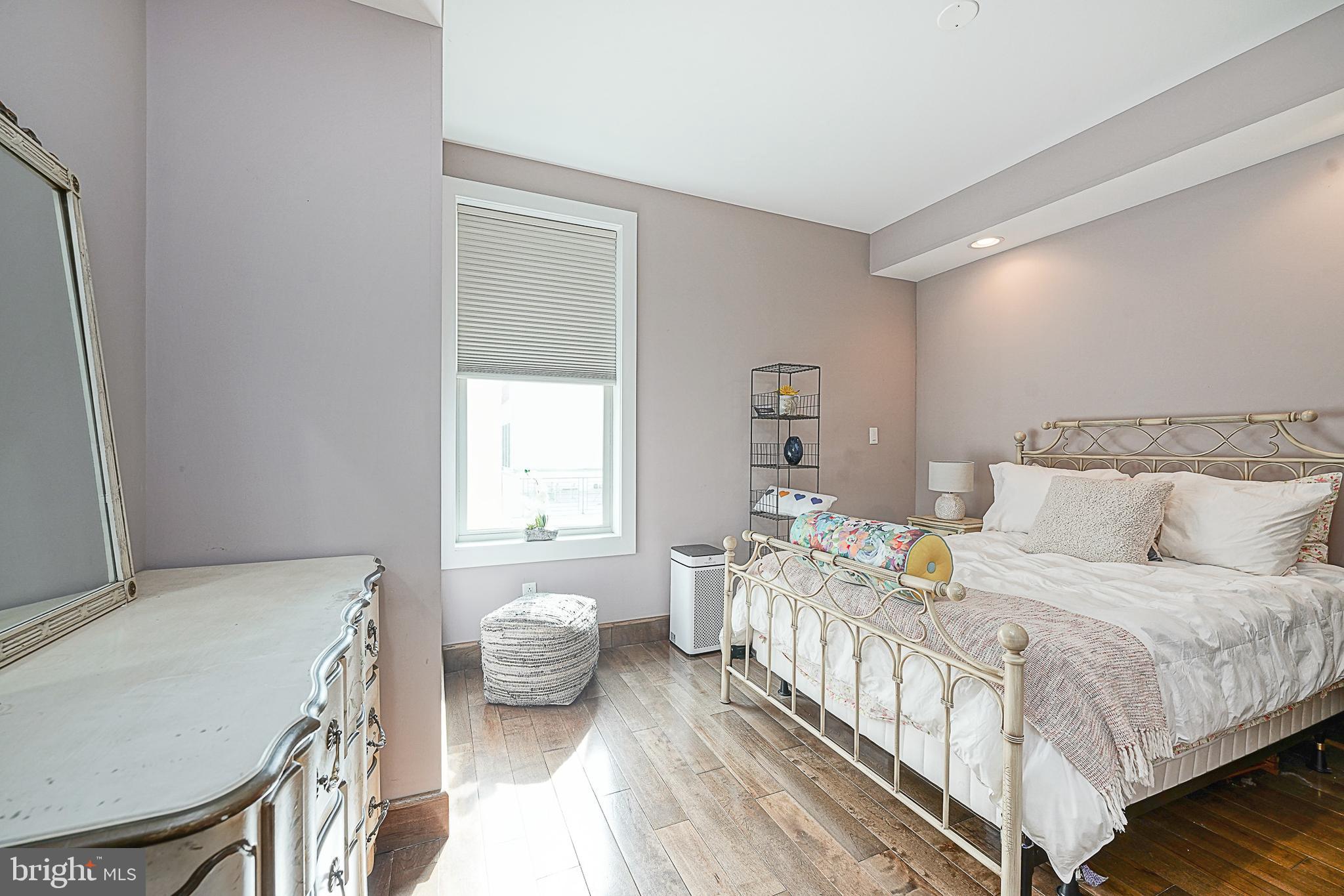 SPRING ARTS - Residential