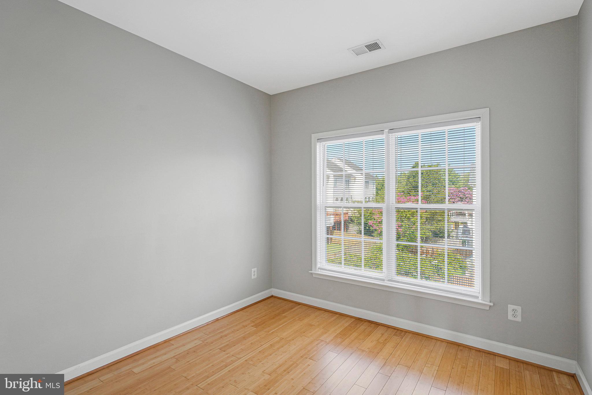 LANSDOWNE ON THE POTOMAC - Residential