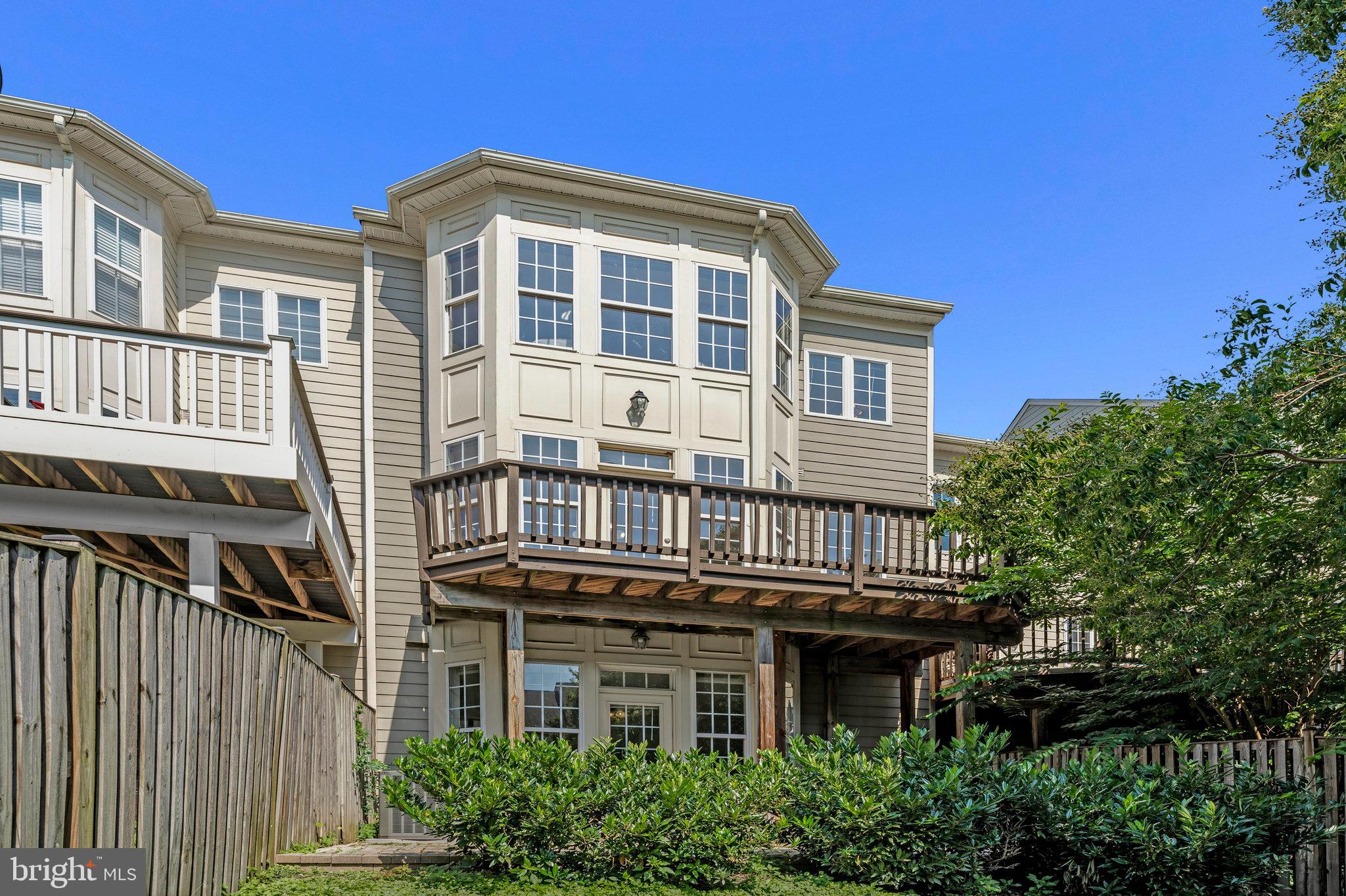 LANSDOWNE ON THE POTOMAC - Residential