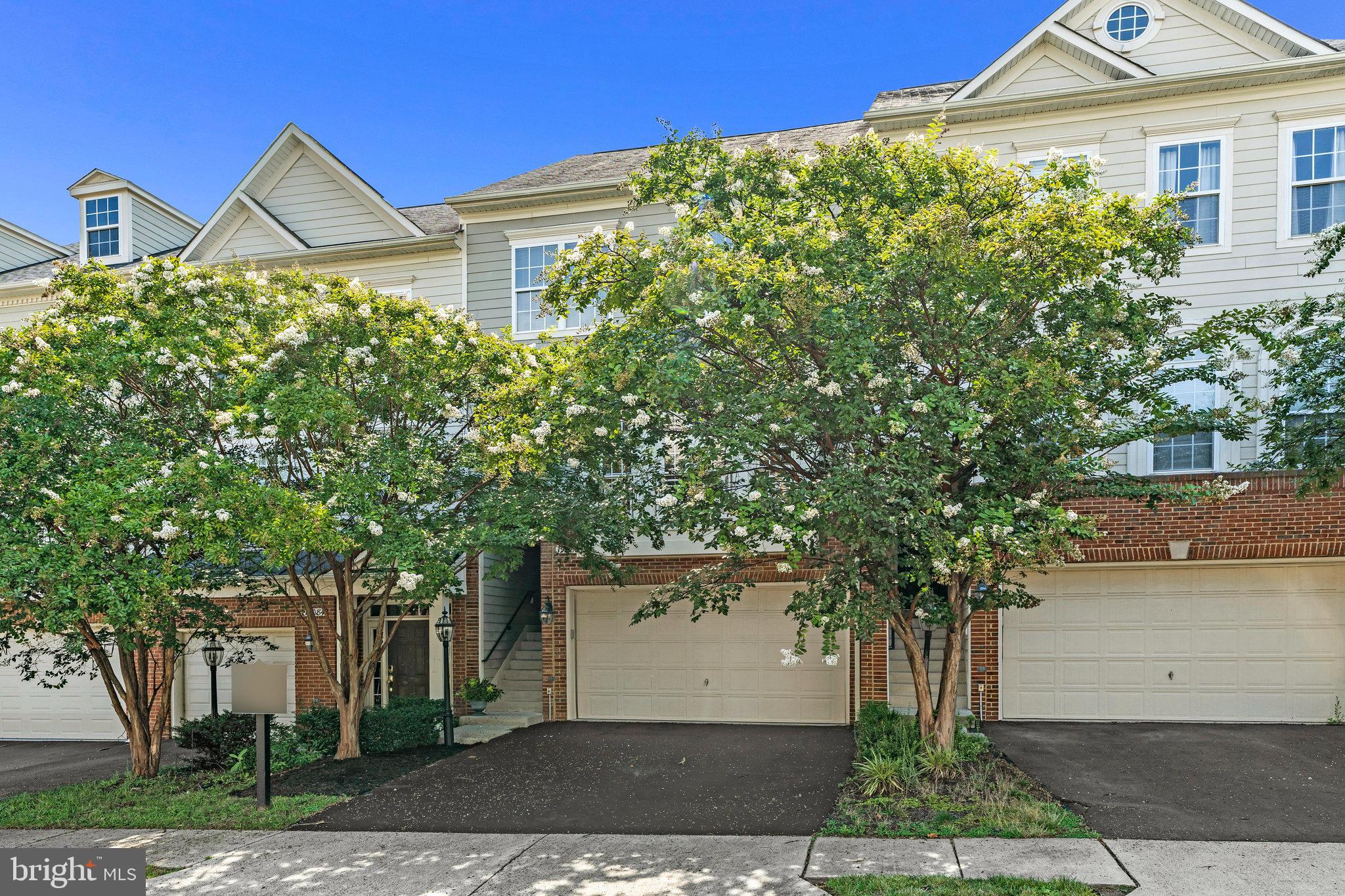 LANSDOWNE ON THE POTOMAC - Residential