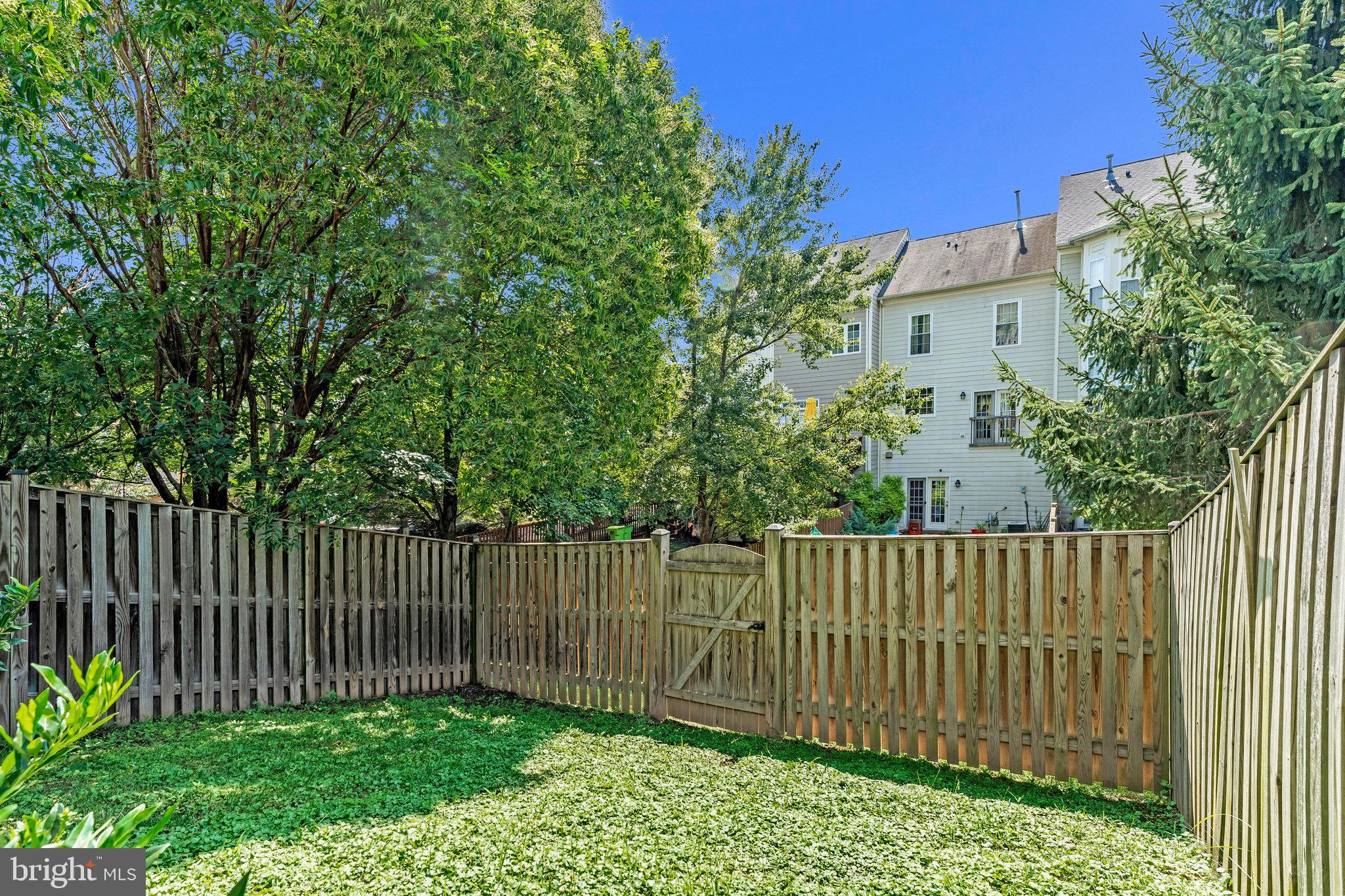 LANSDOWNE ON THE POTOMAC - Residential