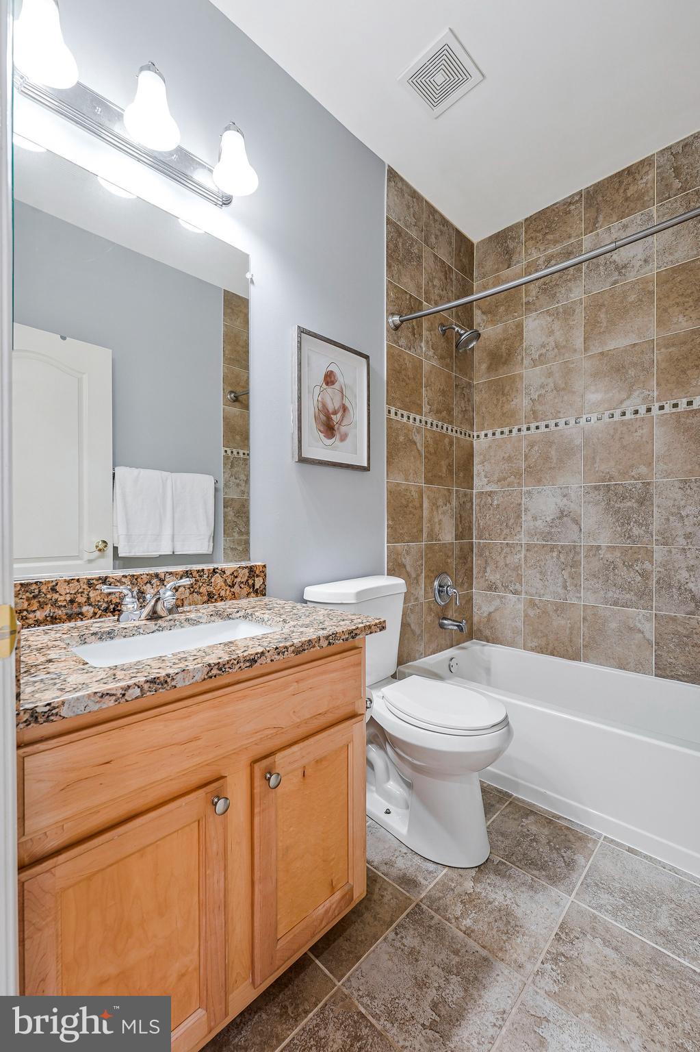 LANSDOWNE ON THE POTOMAC - Residential