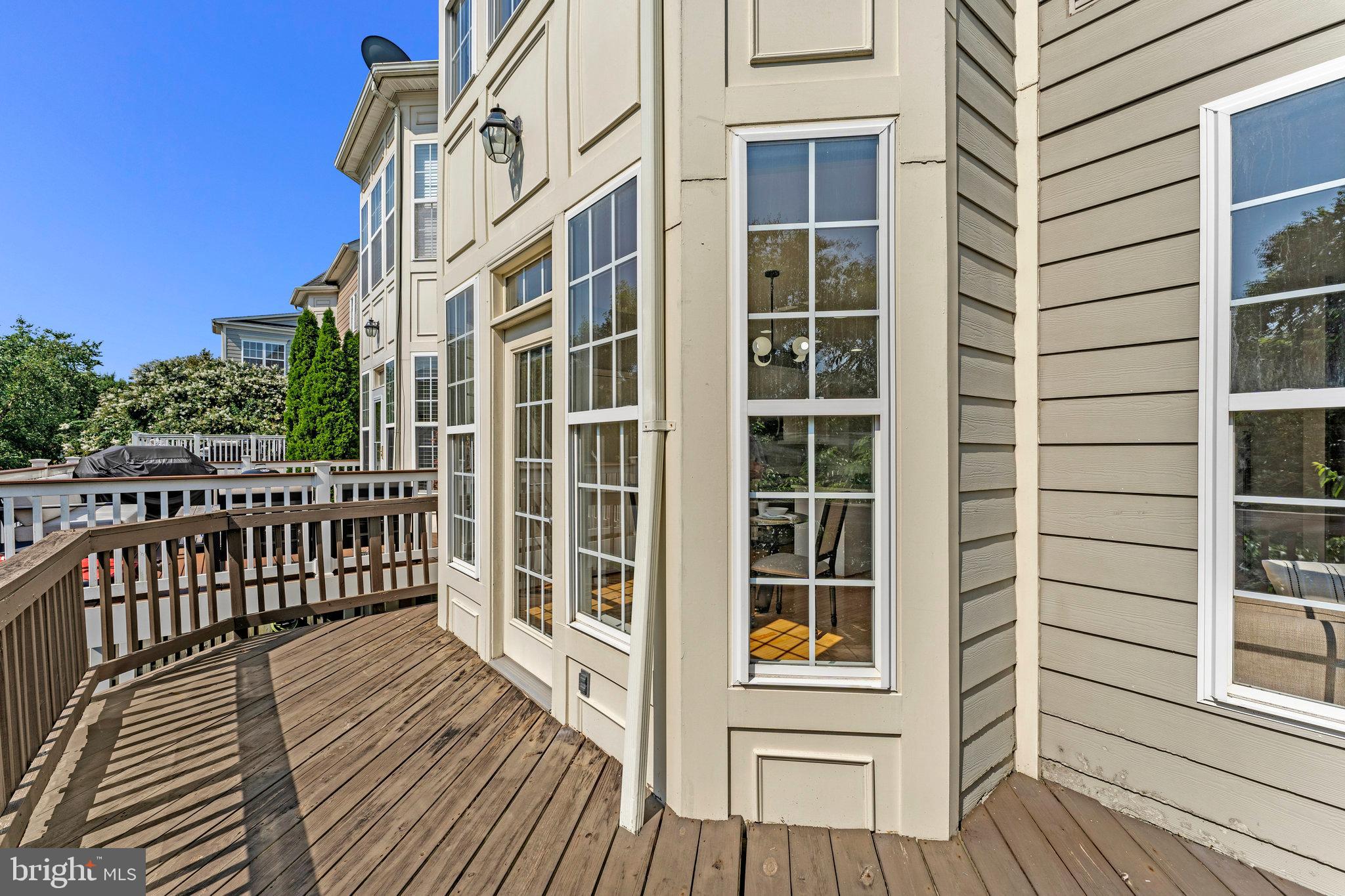 LANSDOWNE ON THE POTOMAC - Residential