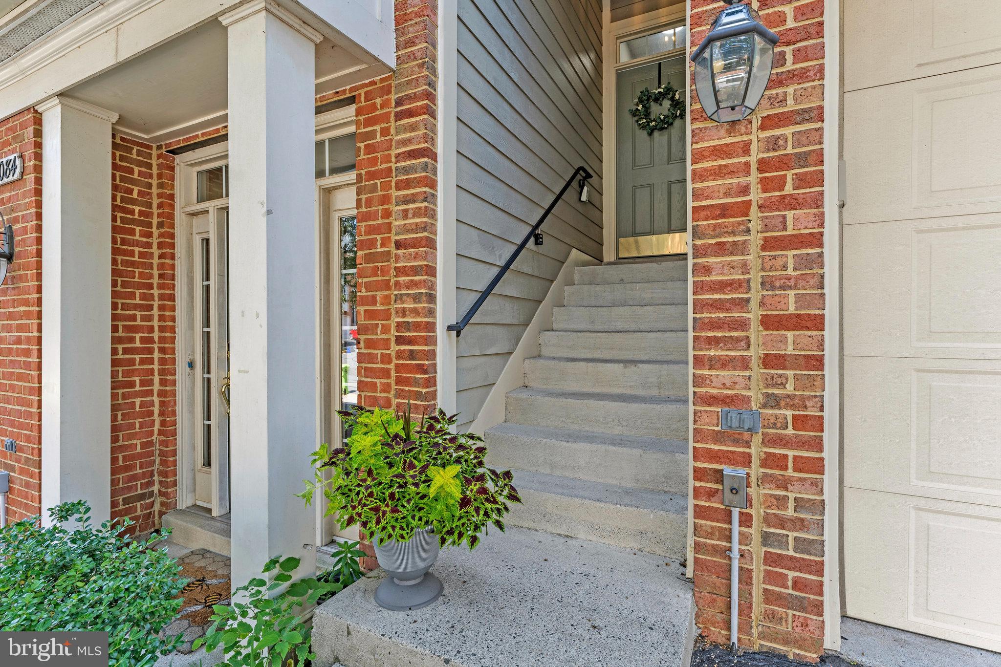 LANSDOWNE ON THE POTOMAC - Residential