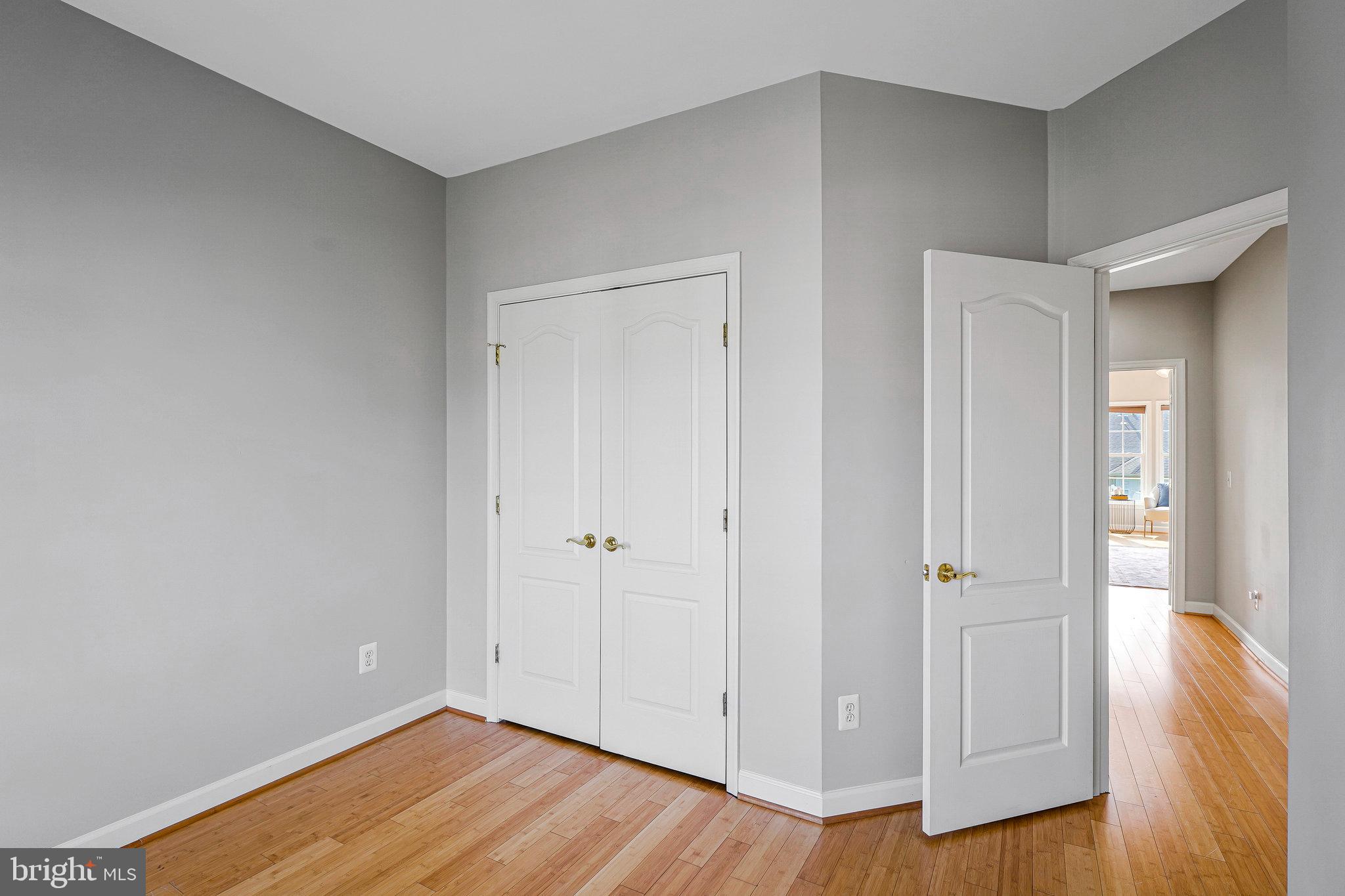 LANSDOWNE ON THE POTOMAC - Residential