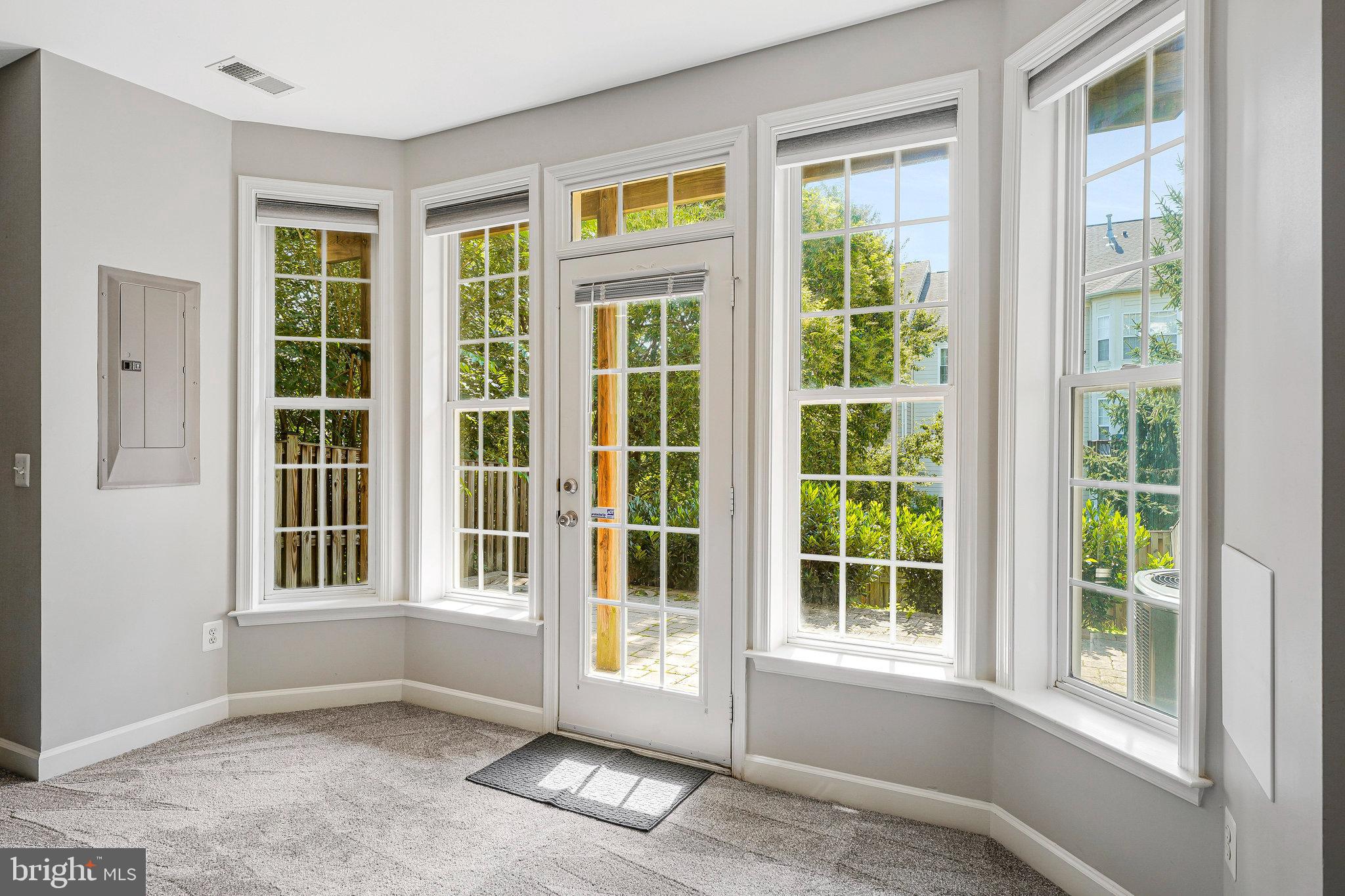 LANSDOWNE ON THE POTOMAC - Residential