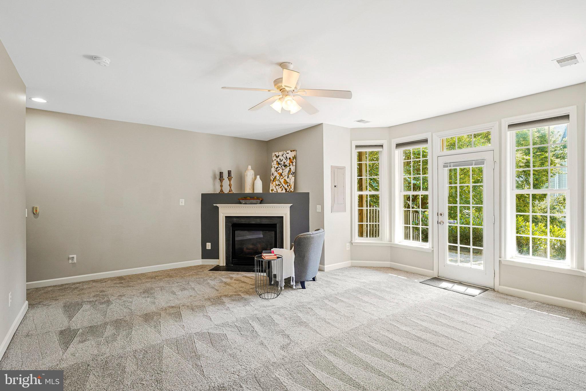 LANSDOWNE ON THE POTOMAC - Residential