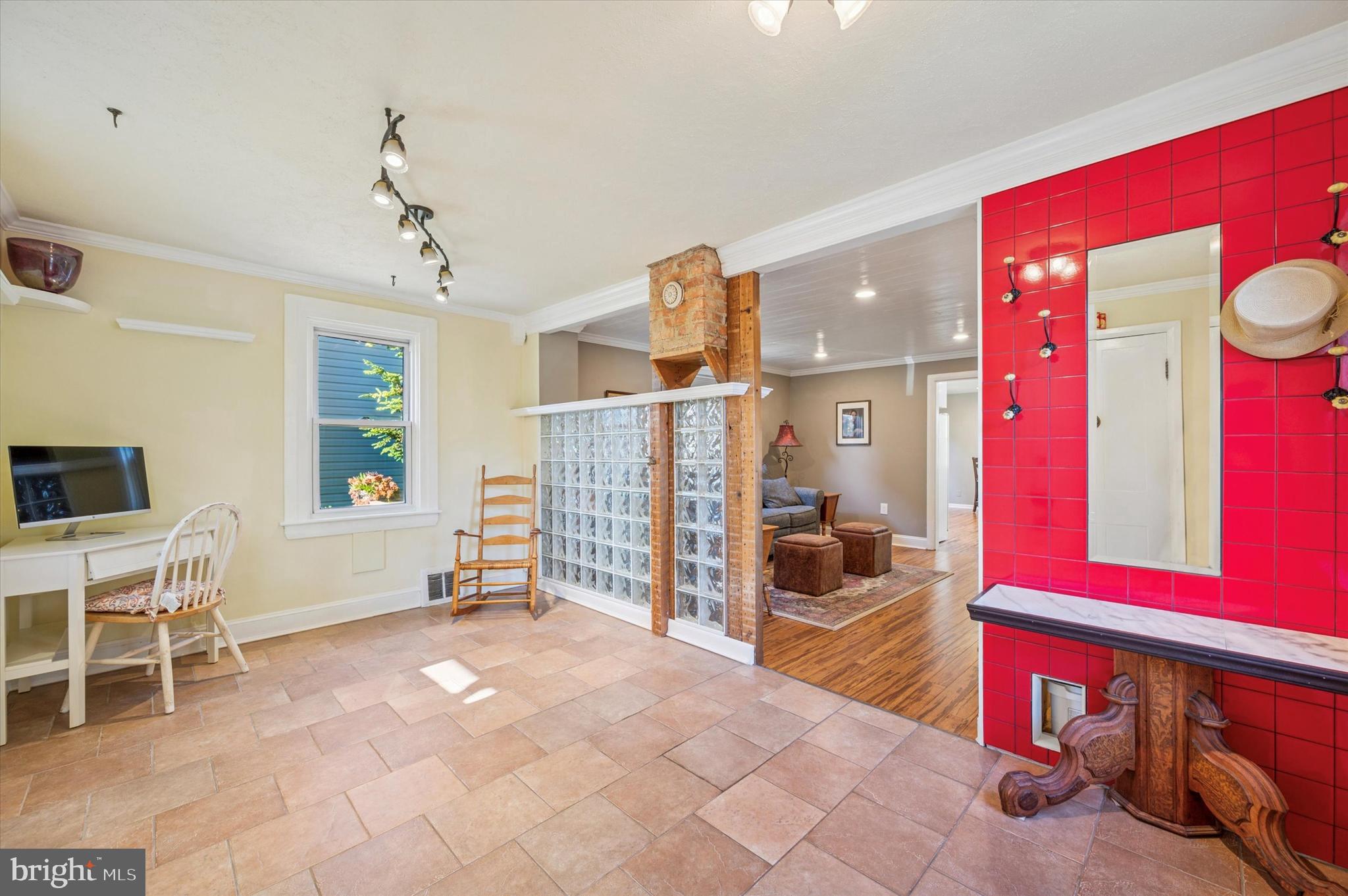 GARRETT HILL - Residential