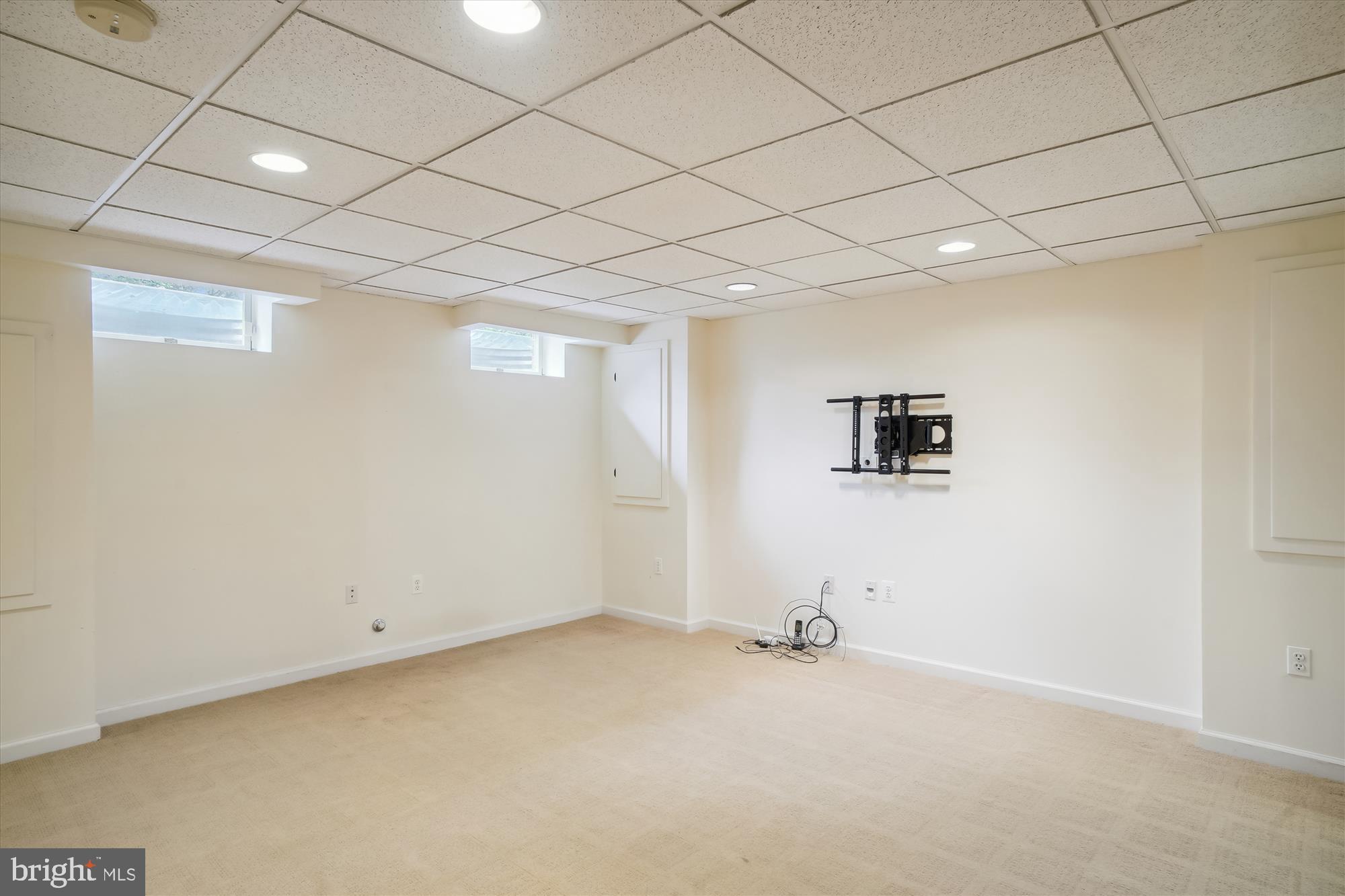 WHITTIER POND - Residential