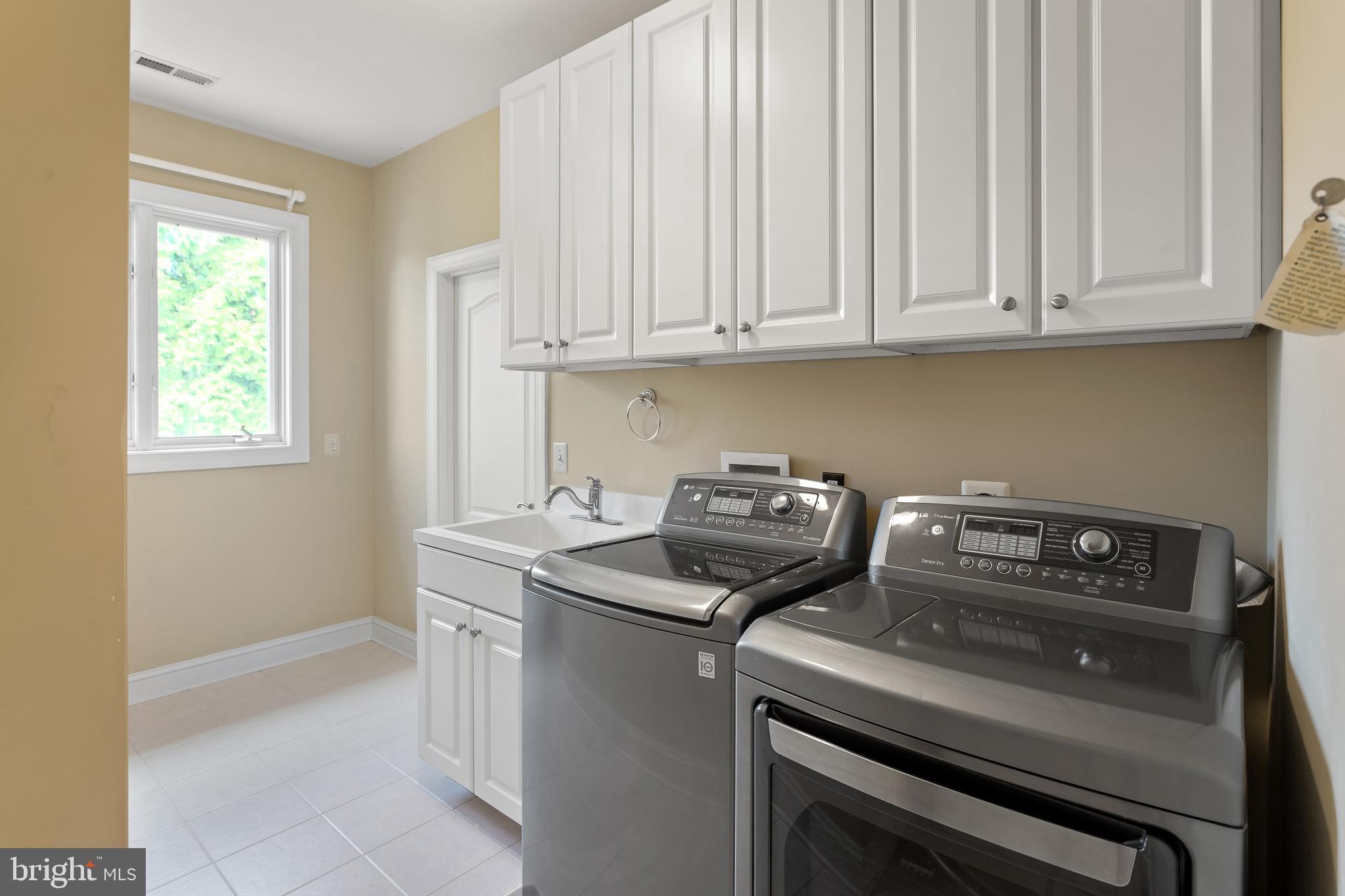 ASHGROVE WOODS - Residential