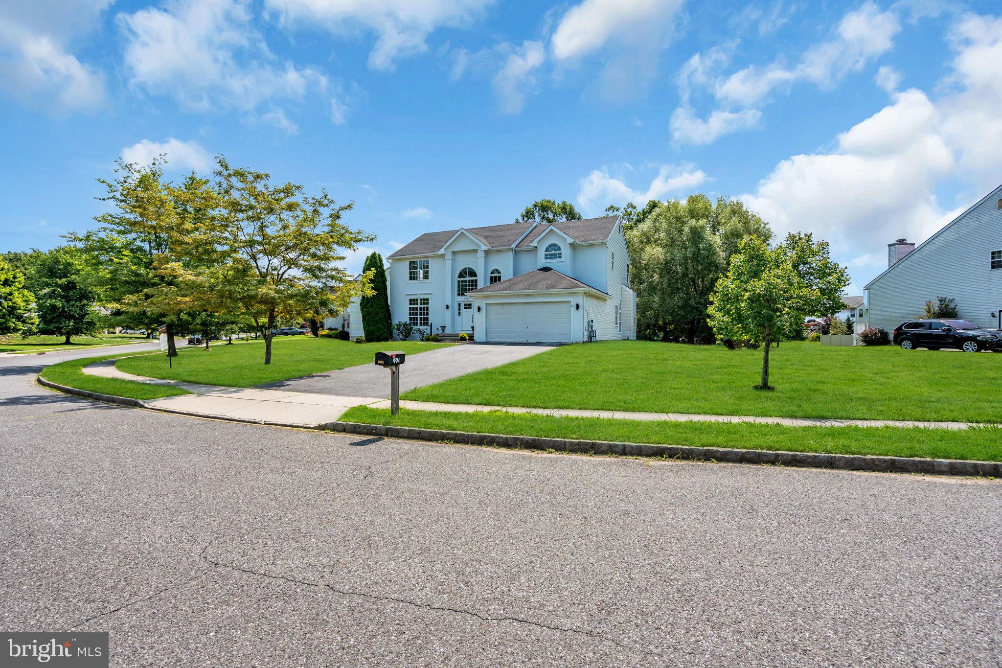 1055 HUNTINGDON DRIVE