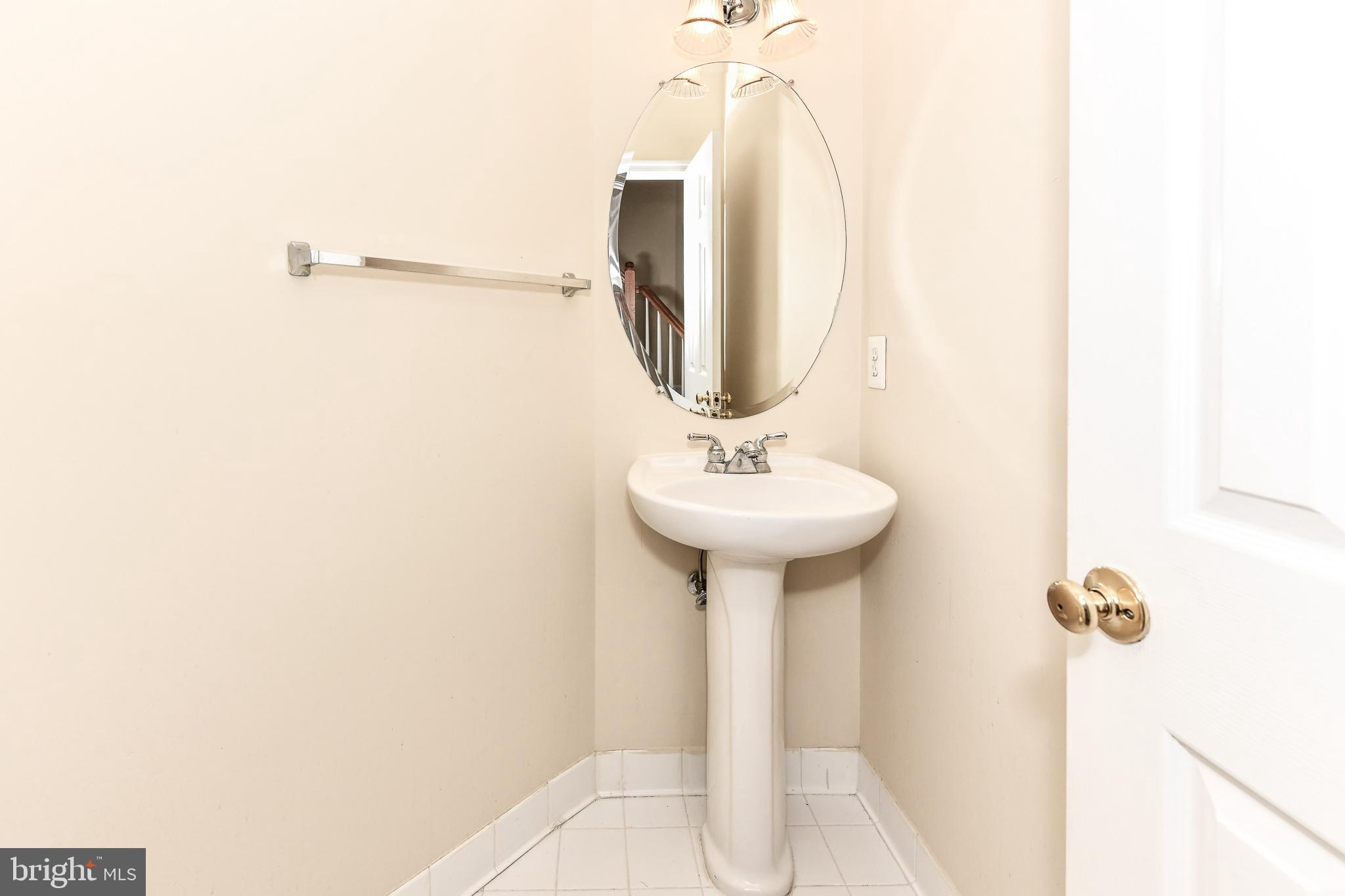 POTOMAC LAKES - Residential Lease