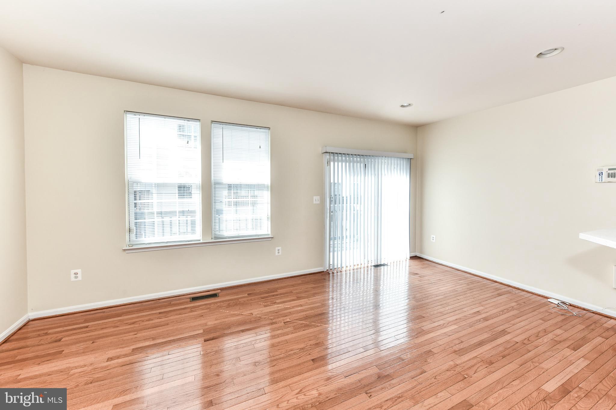 POTOMAC LAKES - Residential Lease