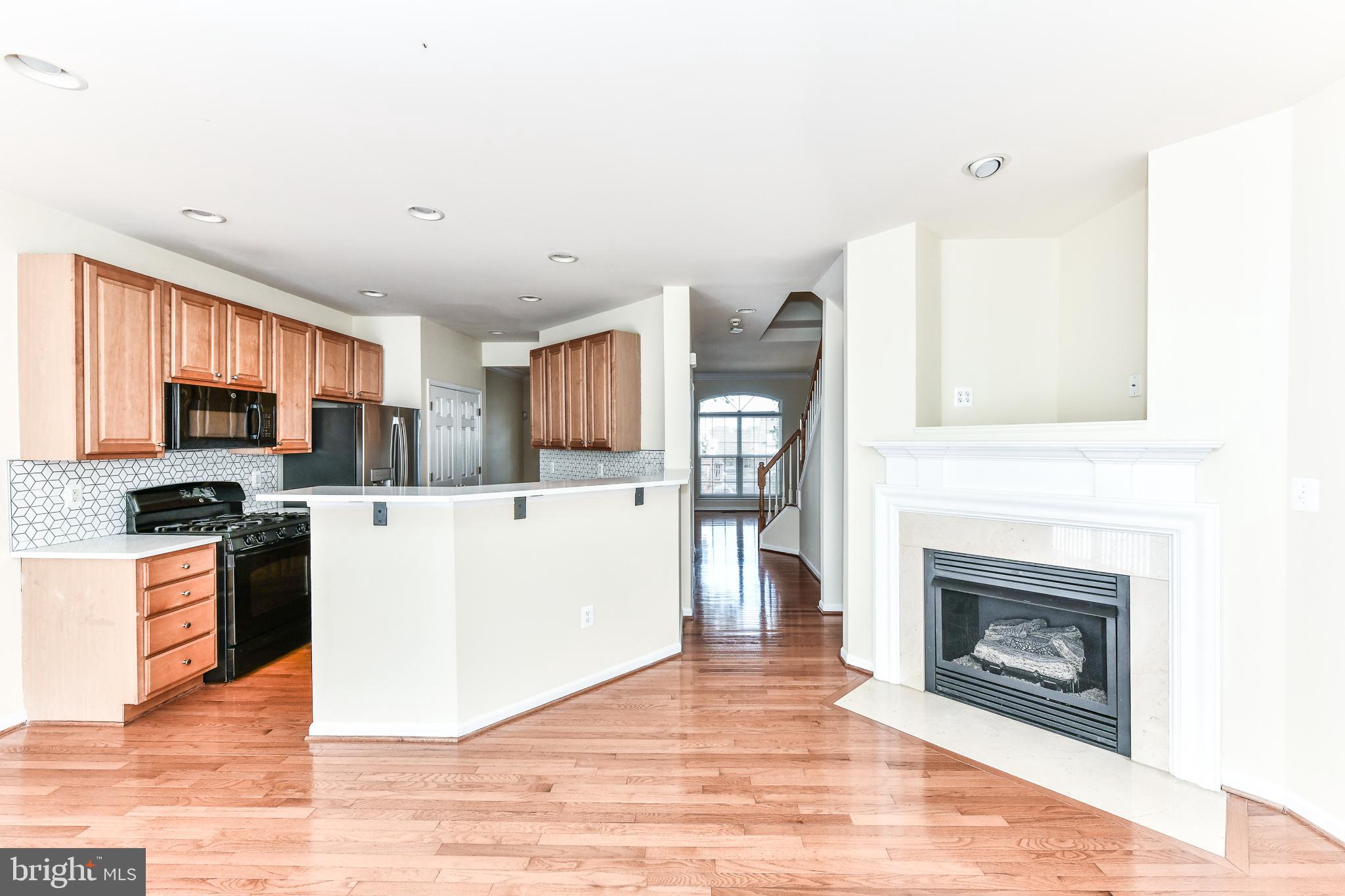 POTOMAC LAKES - Residential Lease