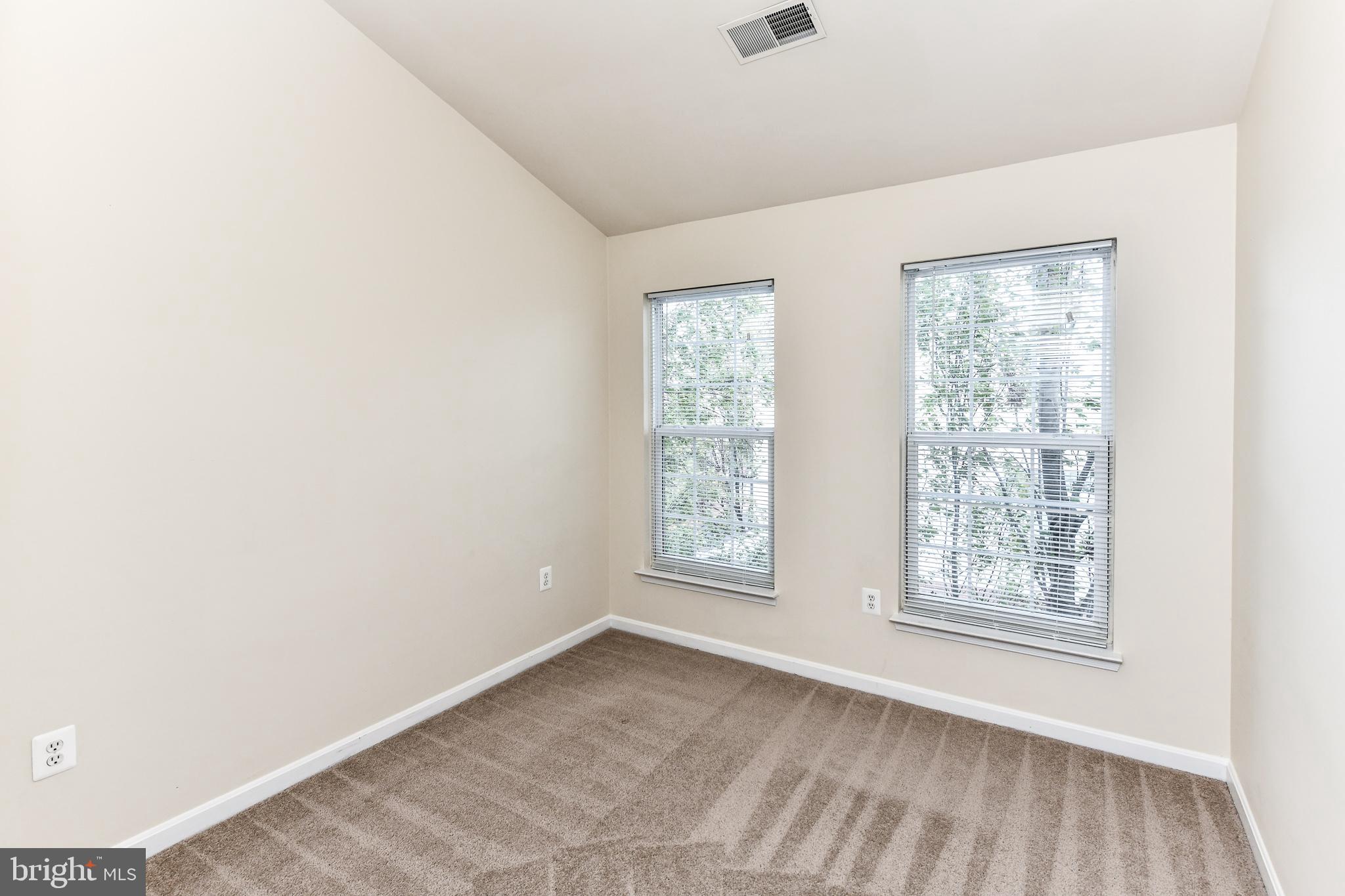 POTOMAC LAKES - Residential Lease