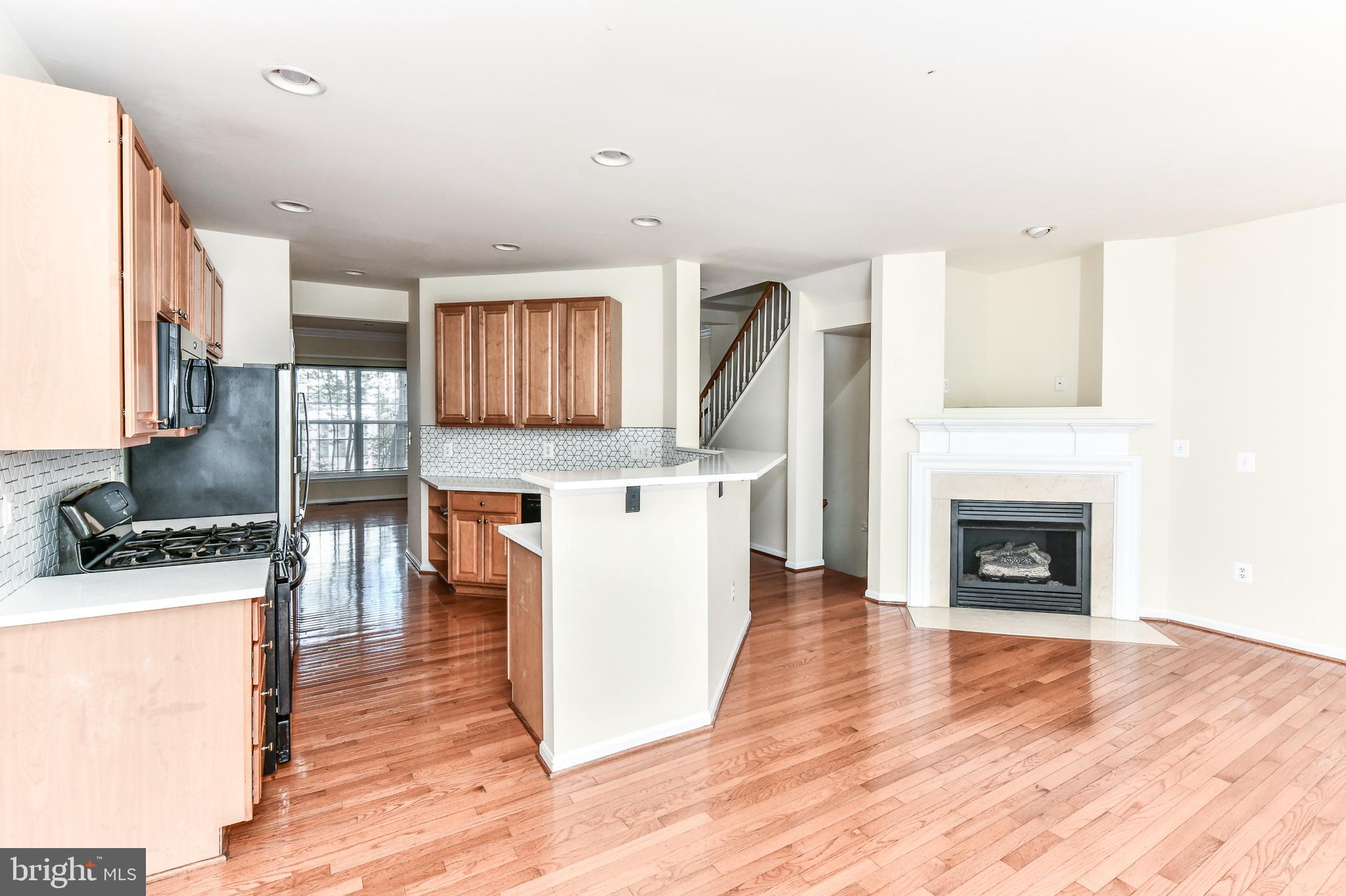 POTOMAC LAKES - Residential Lease