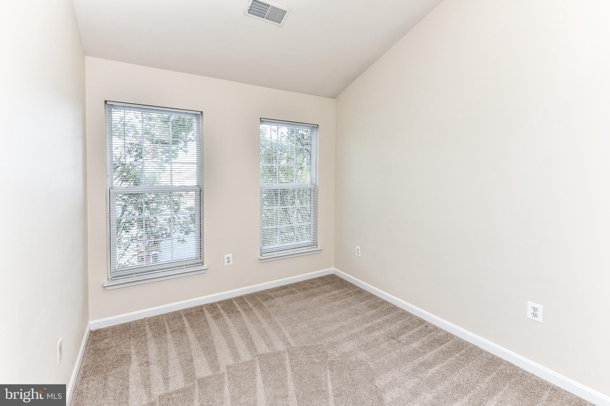 POTOMAC LAKES - Residential Lease