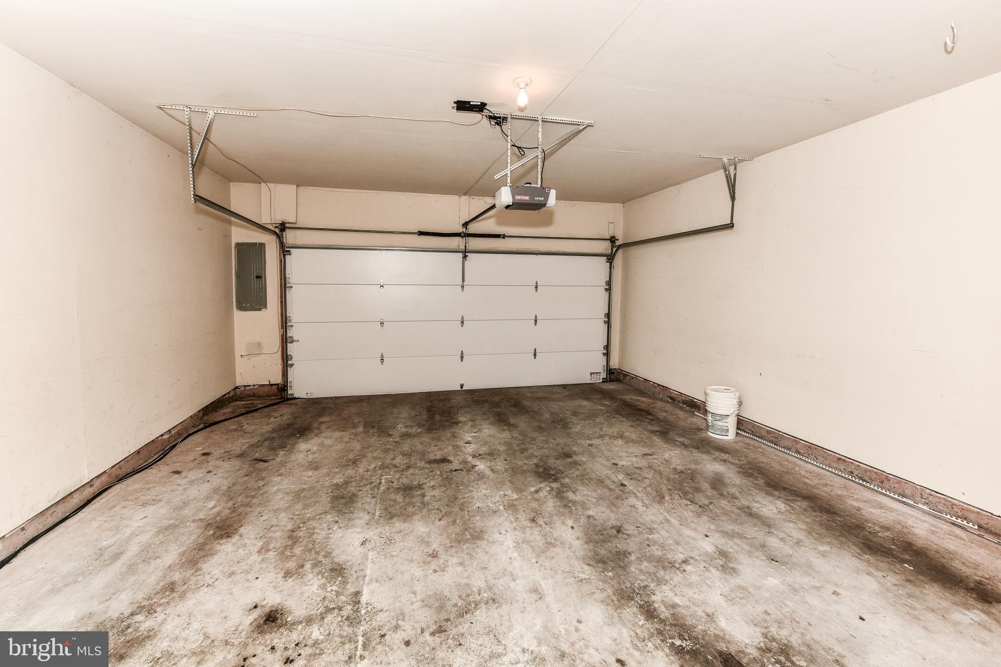 POTOMAC LAKES - Residential Lease