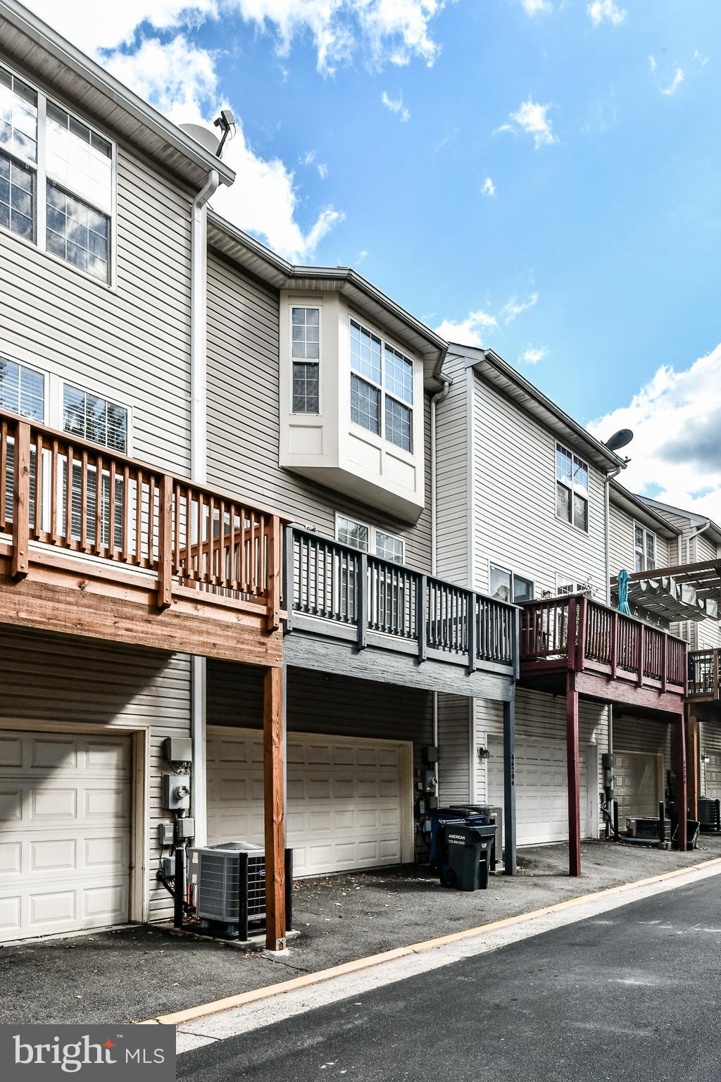 POTOMAC LAKES - Residential Lease