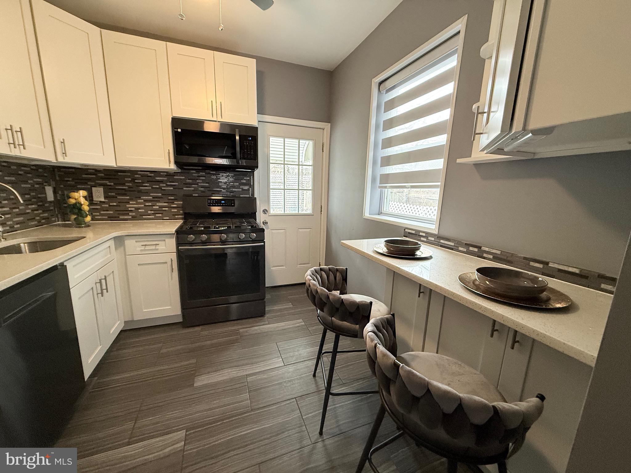 PORT RICHMOND - Residential