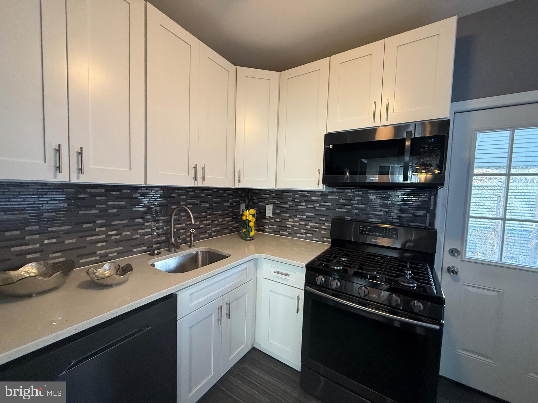 PORT RICHMOND - Residential