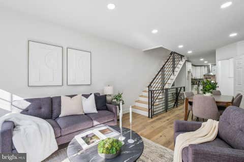 Townhouse For Sale - 1511 N Bailey Street<br/> PHILADELPHIA, PA 19121