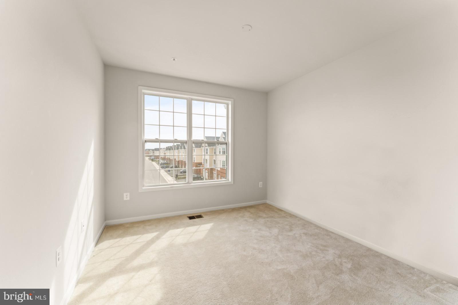 RIDGES AT LOUDOUN VALLEY - Residential