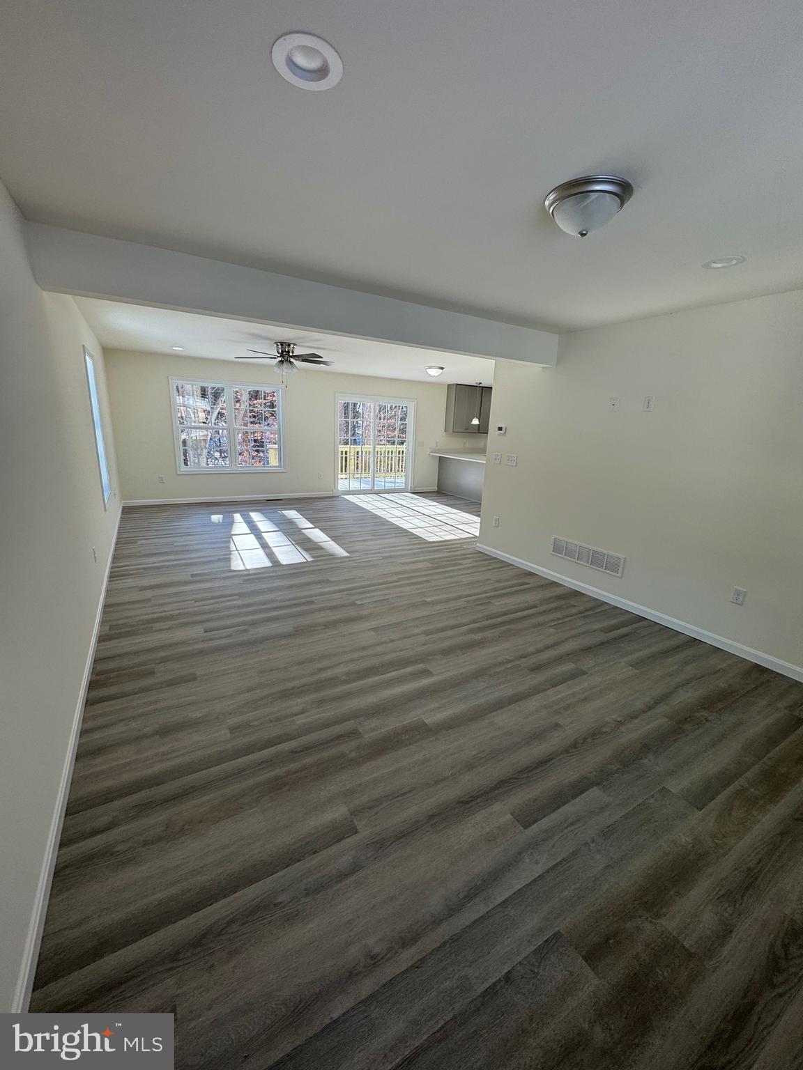 ANDREWS LAKE ESTS - Residential