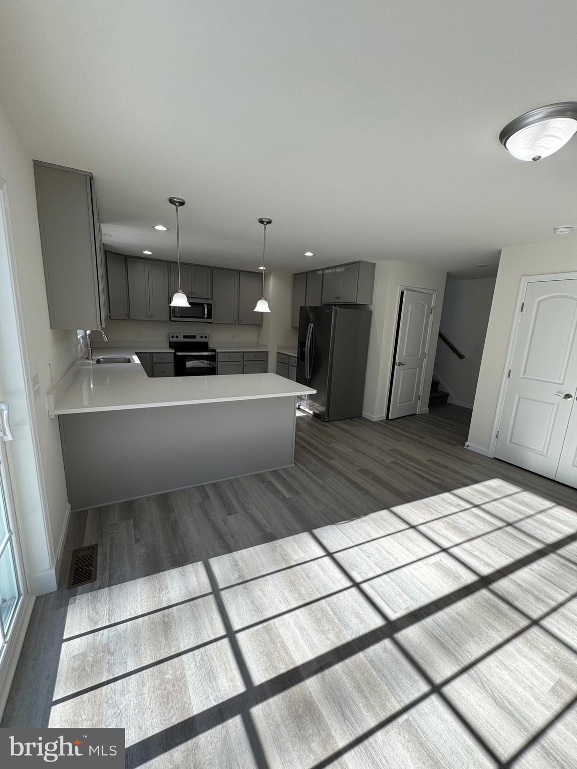 ANDREWS LAKE ESTS - Residential