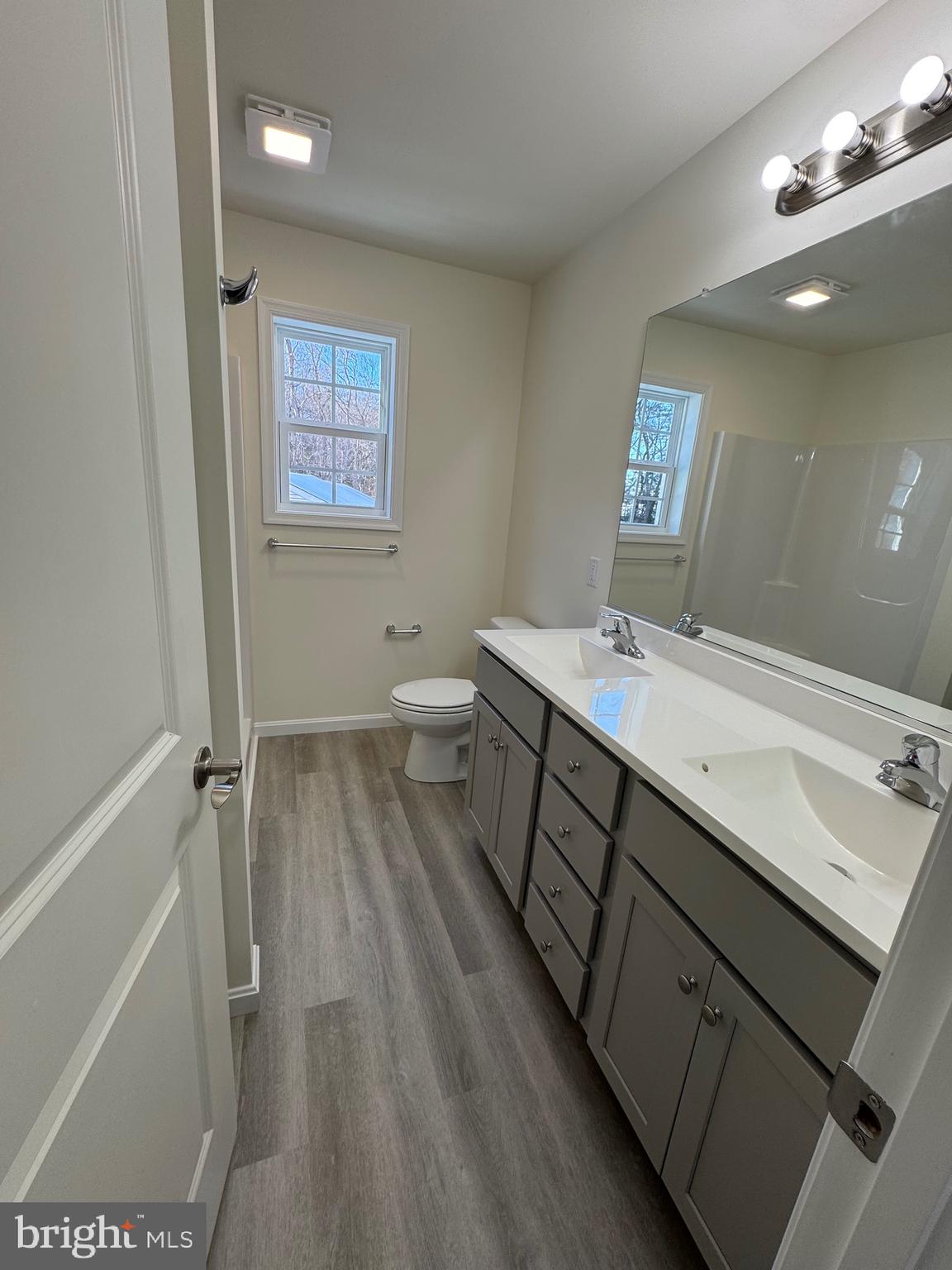 ANDREWS LAKE ESTS - Residential