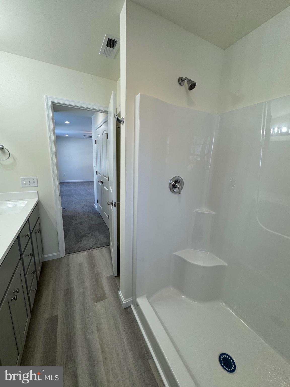 ANDREWS LAKE ESTS - Residential